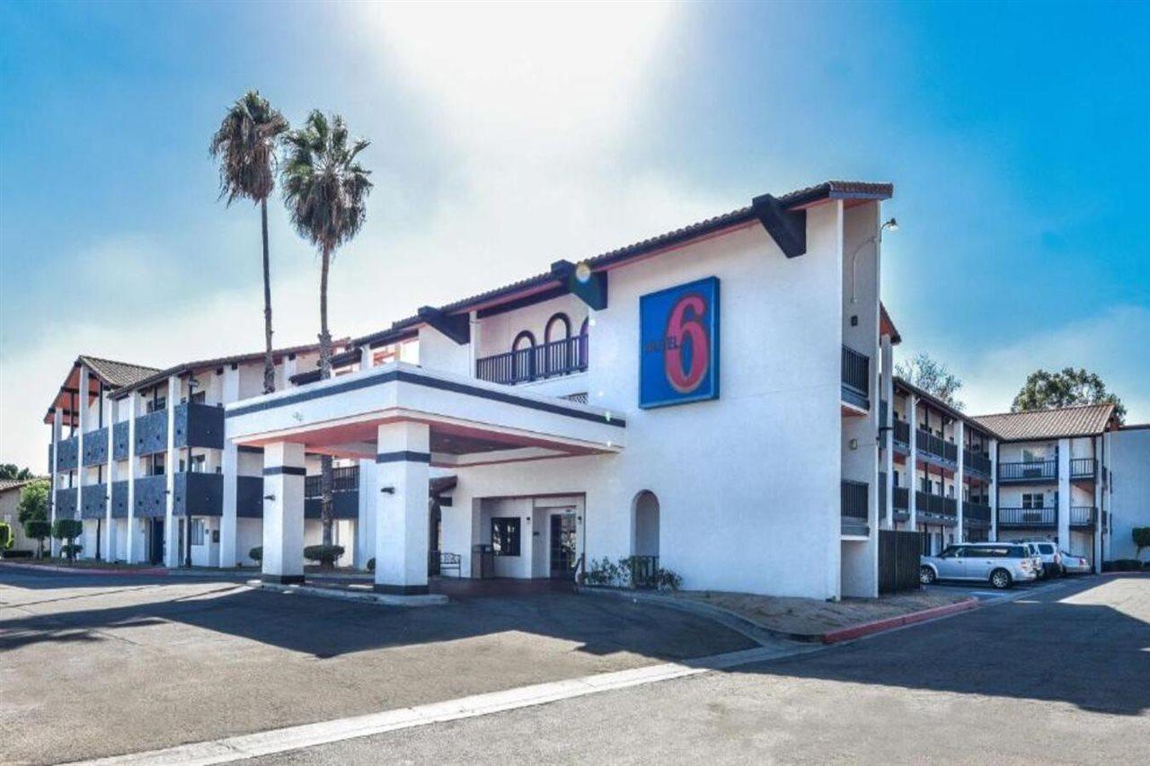 Motel 6 Ontario Ca Convention Center Airport Екстериор снимка