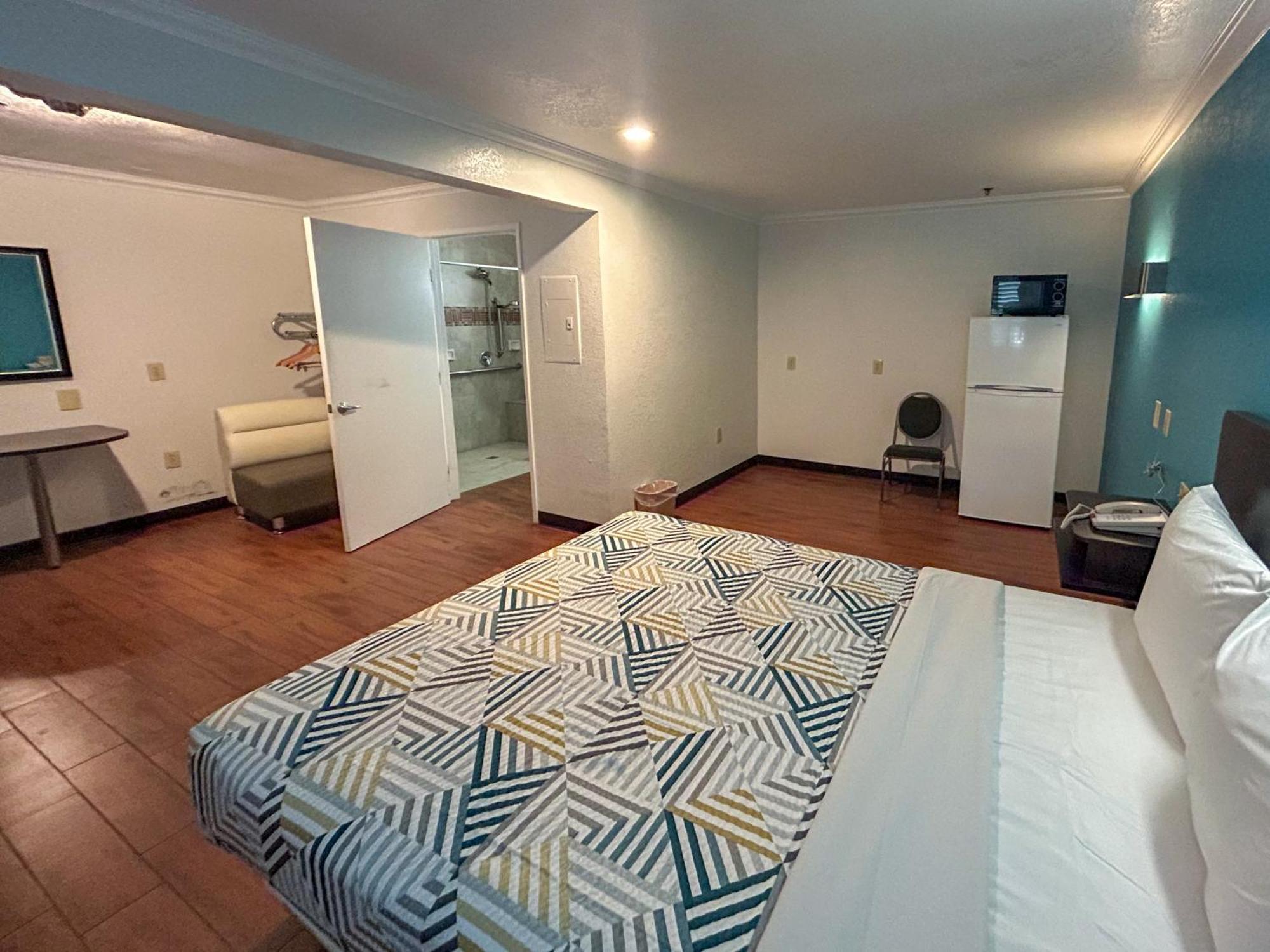 Motel 6 Ontario Ca Convention Center Airport Екстериор снимка