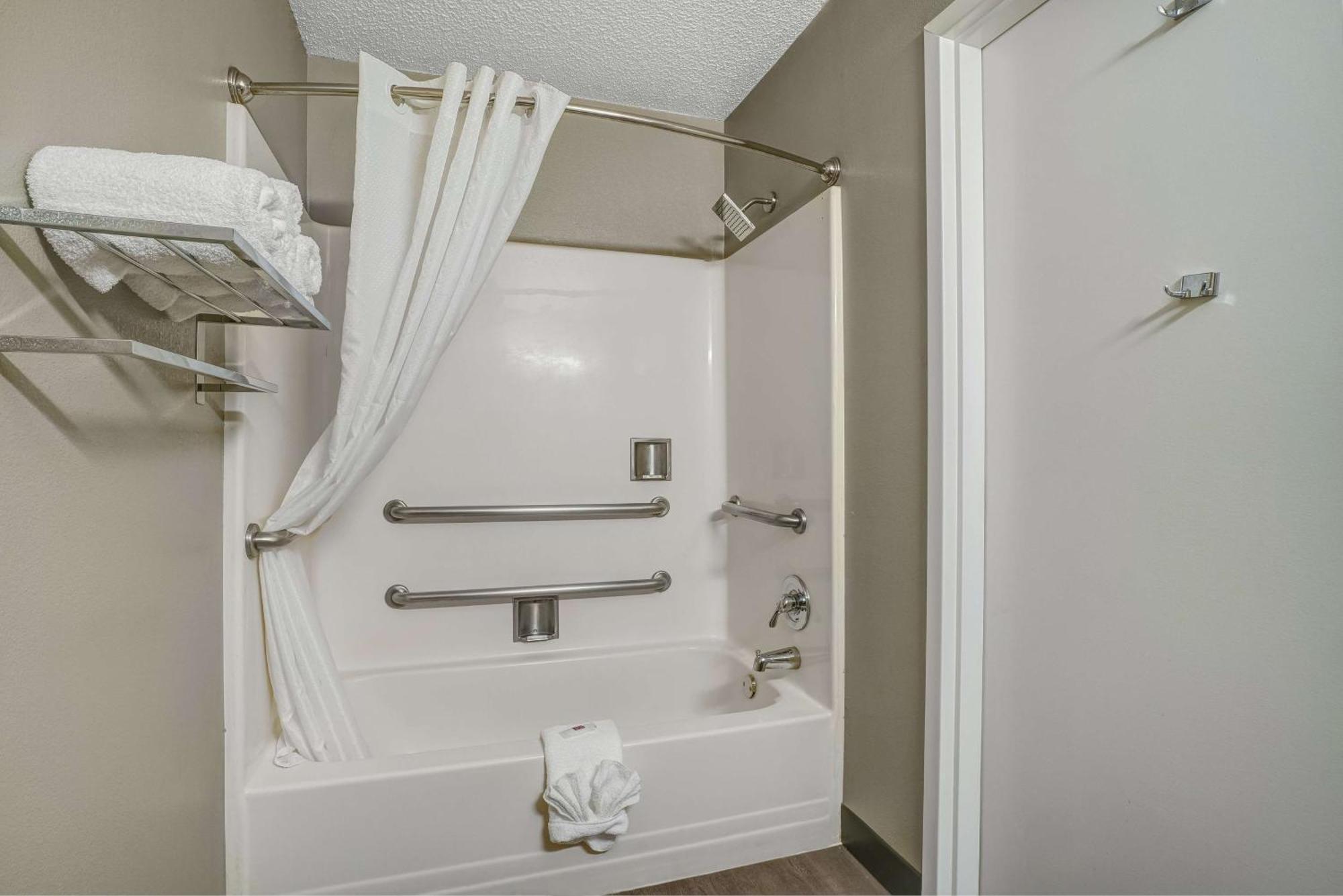 Motel 6 Ontario Ca Convention Center Airport Екстериор снимка