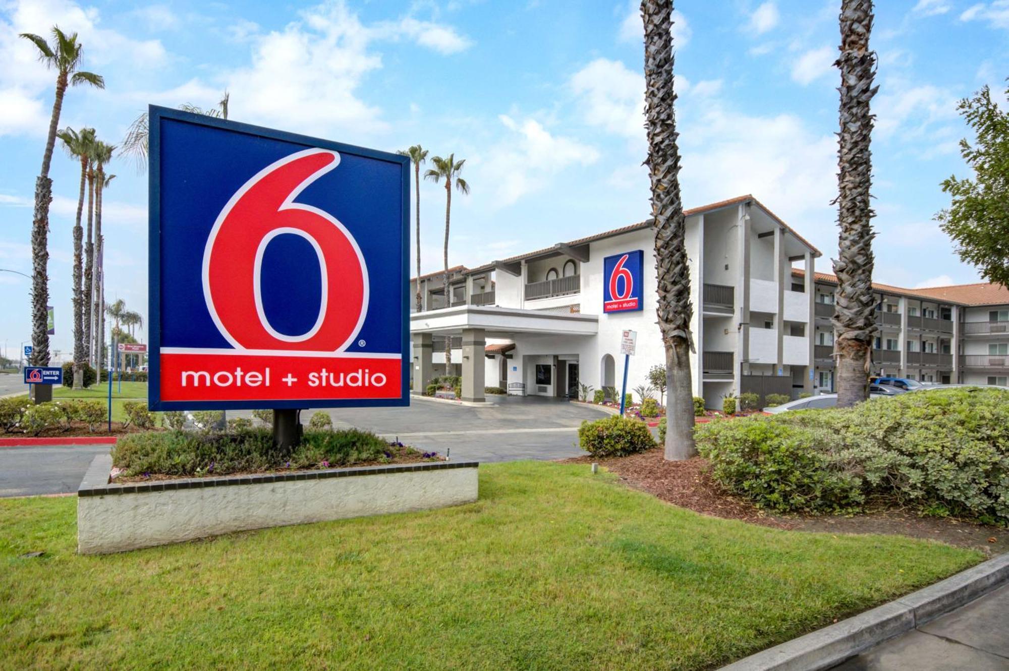 Motel 6 Ontario Ca Convention Center Airport Екстериор снимка